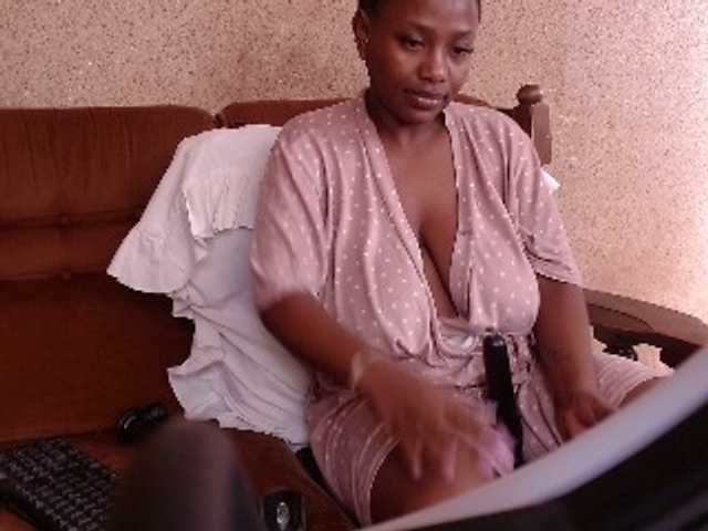 EbonyBoobz's BongaCams show and profile