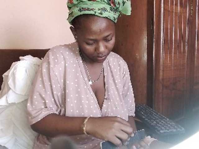 EbonyBoobz's BongaCams show and profile