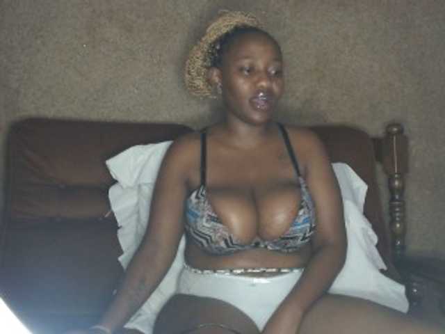 EbonyBoobz's BongaCams show and profile