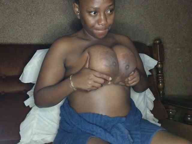 EbonyBoobz EbonyBoobz