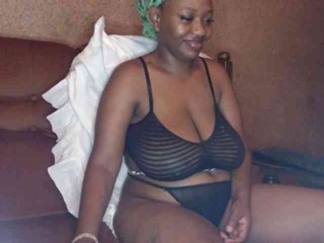 EbonyBoobz EbonyBoobz