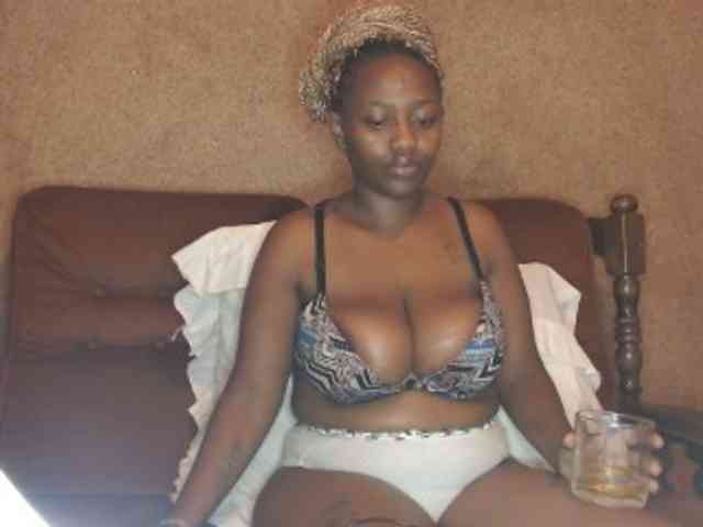 EbonyBoobz EbonyBoobz