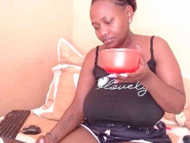 EbonyBoobz webcam