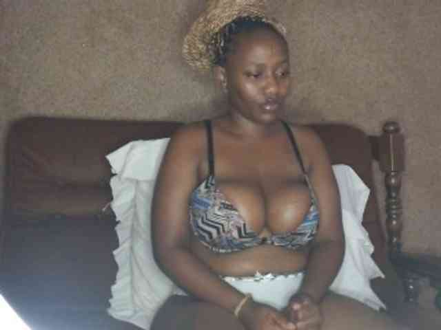 EbonyBoobz EbonyBoobz