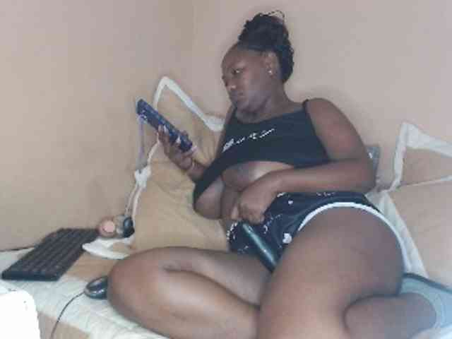 EbonyBoobz Live Webcam on BongaCams