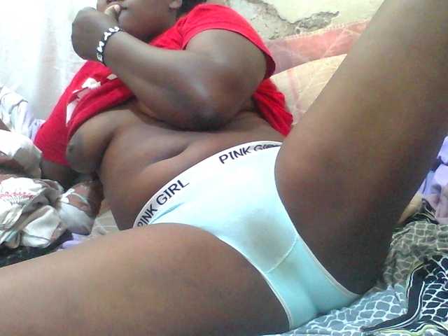 Hot-Perry's BongaCams show and profile