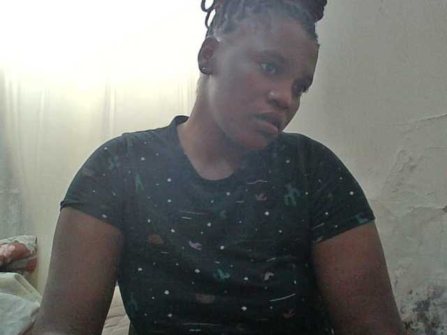 Hot-Perry's BongaCams show and profile