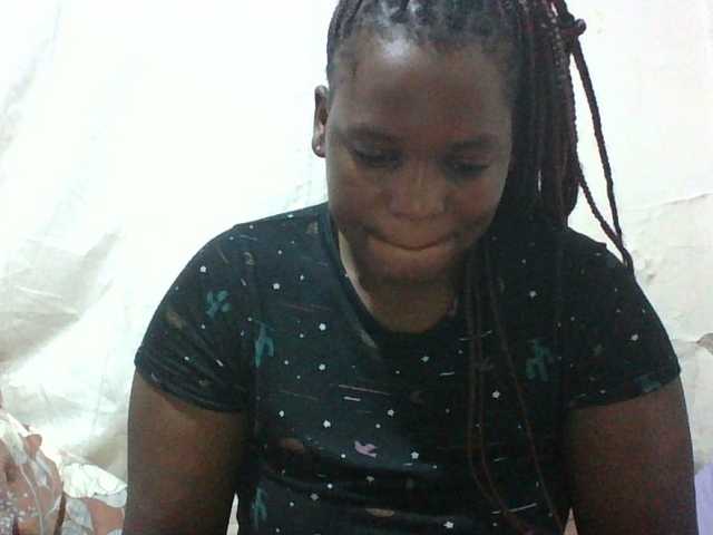 Hot-Perry's BongaCams show and profile