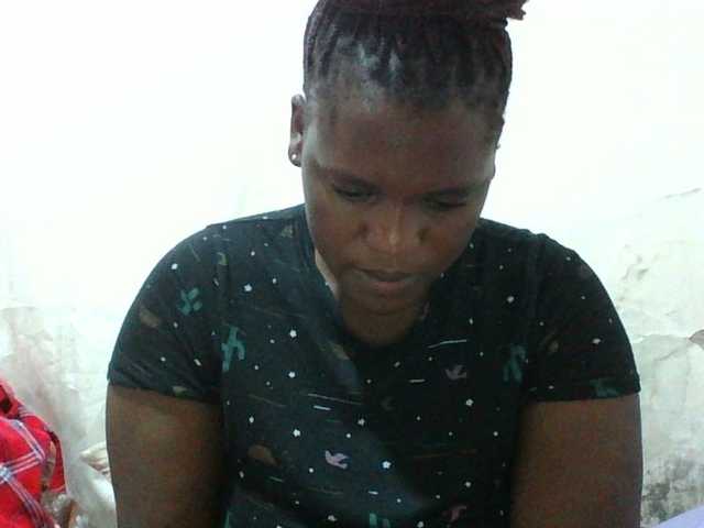 Hot-Perry's BongaCams show and profile