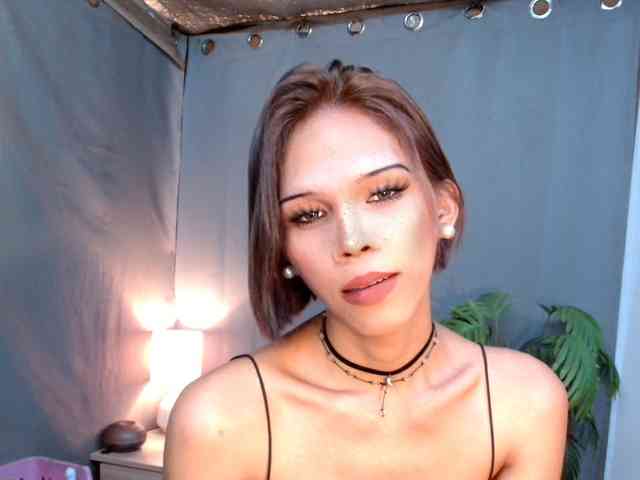 pokikoblanca222 Live Webcam on BongaCams