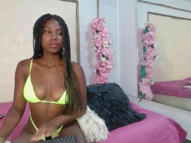 Roxxana-queen webcam