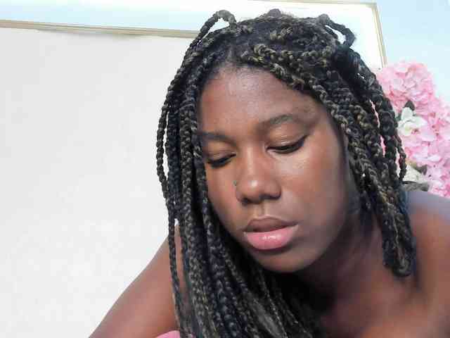 Roxxana-queen webcam