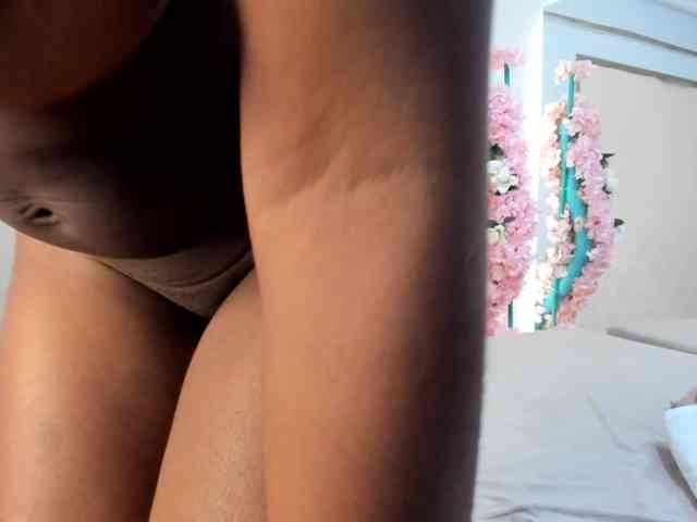 Roxxana-queen webcam