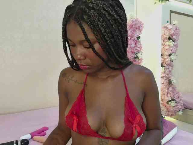 Roxxana-queen webcam