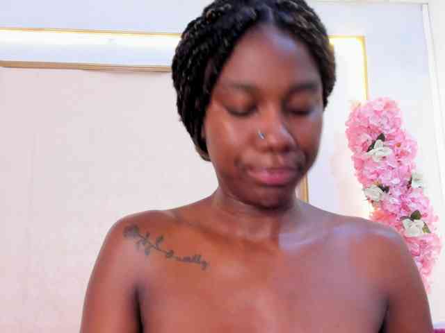 Roxxana-queen webcam