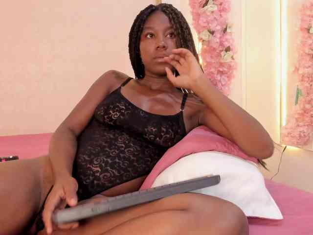 Roxxana-queen webcam