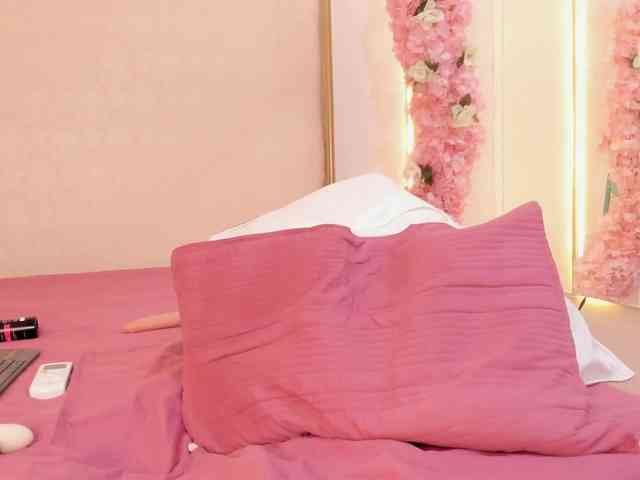 Roxxana-queen webcam