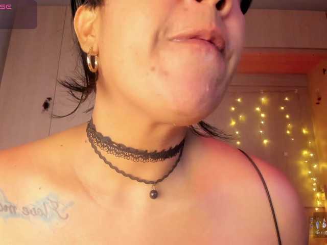 Vicky-Ruiz's BongaCams show and profile