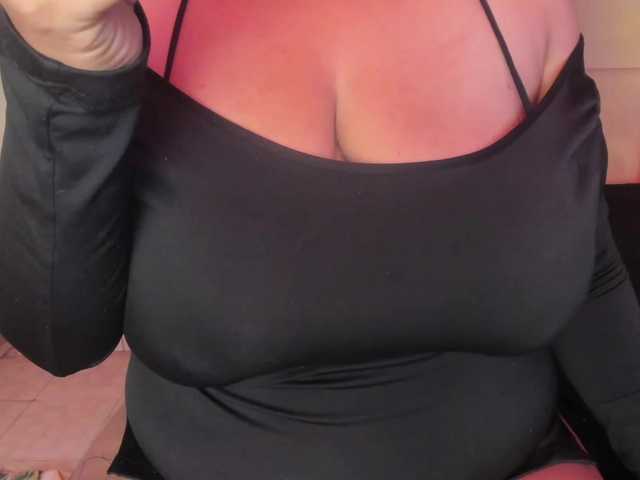 Vicky-Ruiz's BongaCams show and profile