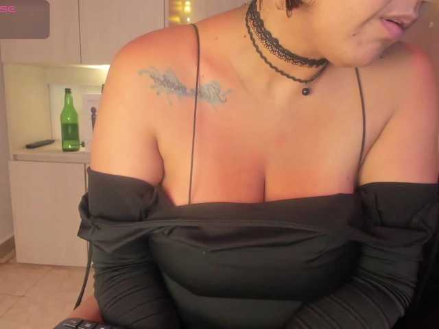 Vicky-Ruiz's BongaCams show and profile