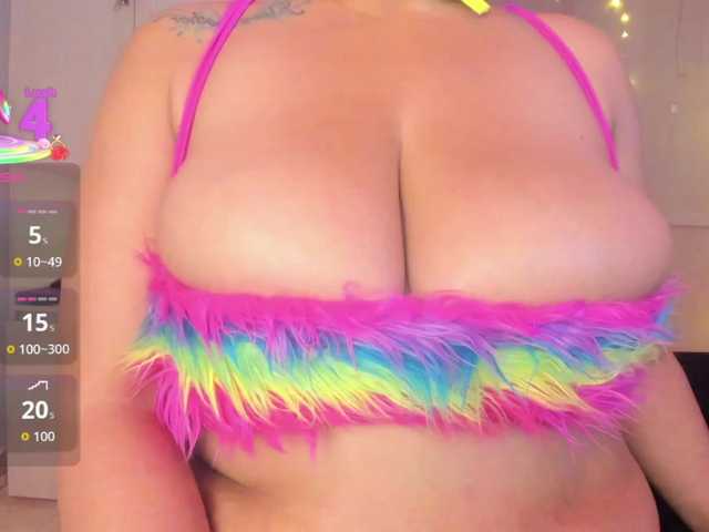 Vicky-Ruiz's BongaCams show and profile