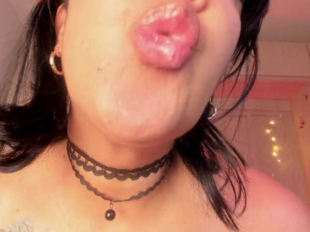 Vicky-Ruiz's BongaCams show and profile