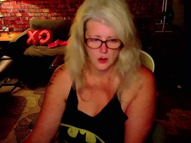 Alicescuriosity's BongaCams show and profile