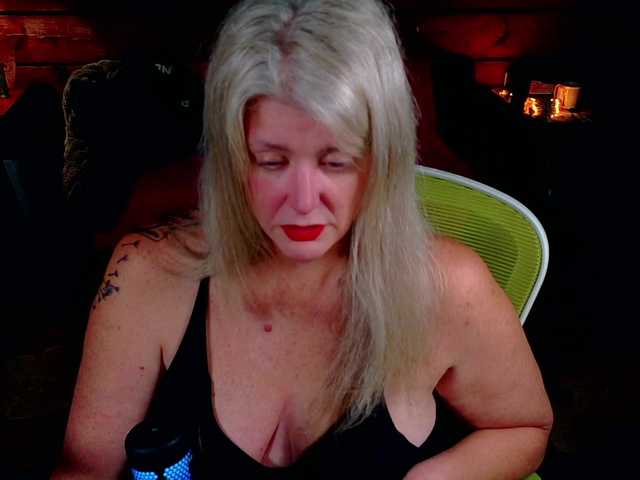  Alicescuriosity chat room