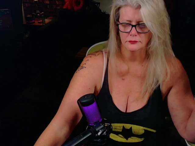 Alicescuriosity's BongaCams show and profile