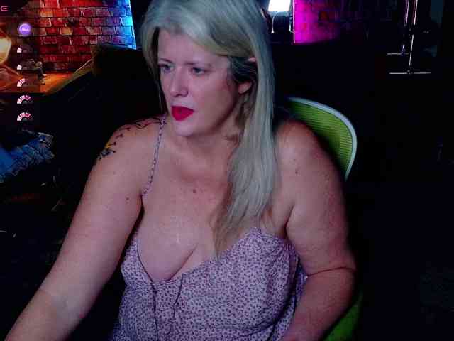 AlicesCuriosity webcam