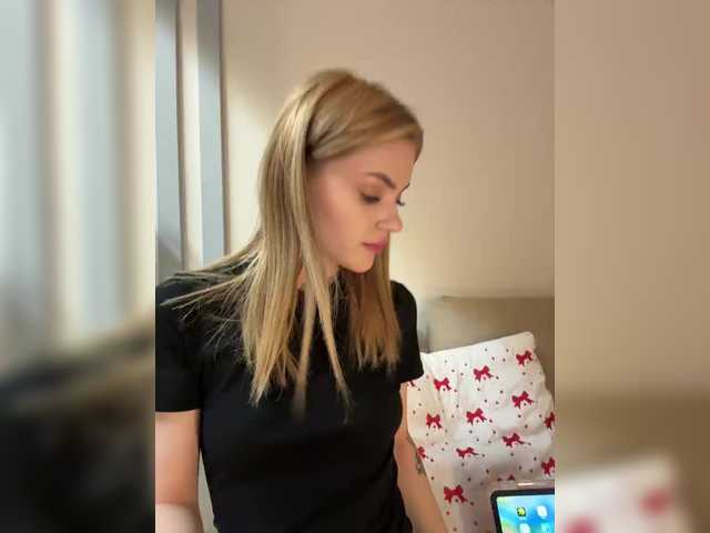 jskchwkdbcn's BongaCams show and profile