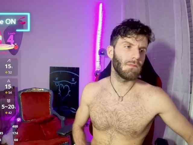 Latino-Slavic-Couple webcam