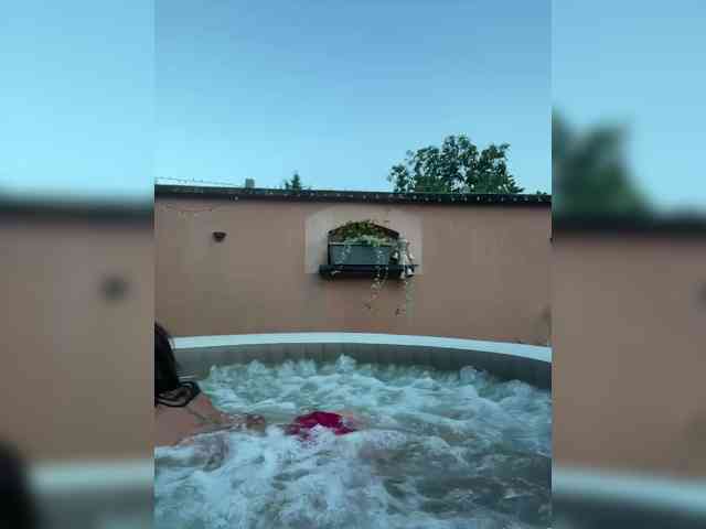 Latino-Slavic-Couple webcam