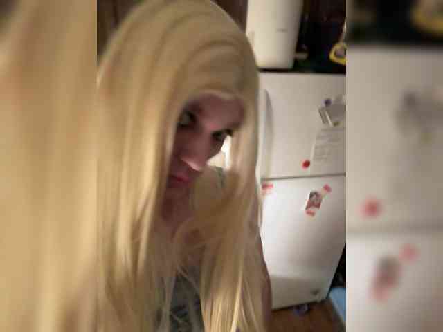 Lilmsxdresser Live Webcam on BongaCams