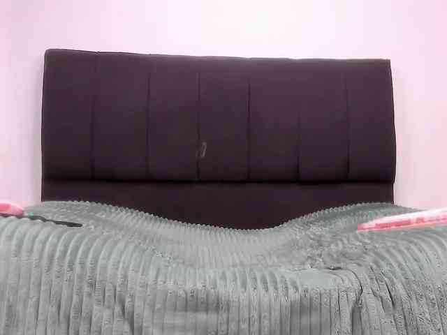 louise-Mikk Live Webcam on BongaCams