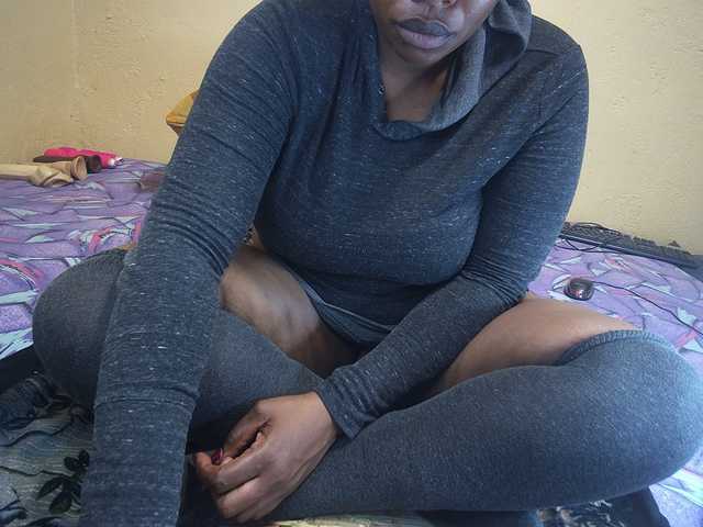 Thicksoraya Live Cam on BongaCams