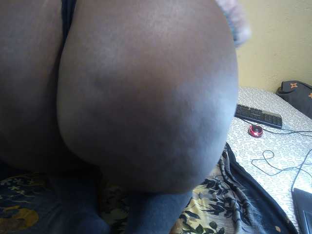 Thicksoraya's BongaCams show and profile