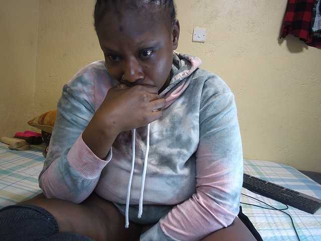 Thicksoraya's BongaCams show and profile