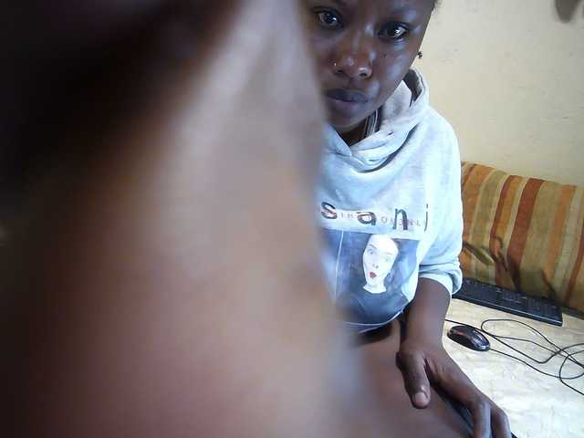 Thicksoraya's BongaCams show and profile