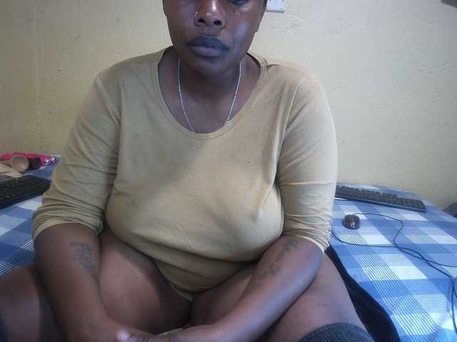 Thicksoraya's BongaCams show and profile