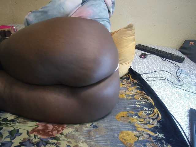 Thicksoraya's BongaCams show and profile