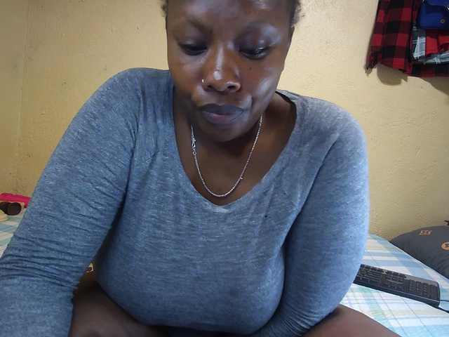 Thicksoraya webcam bongacams model stream image