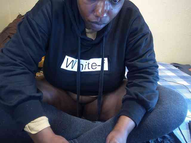 Thicksoraya Live Webcam on BongaCams