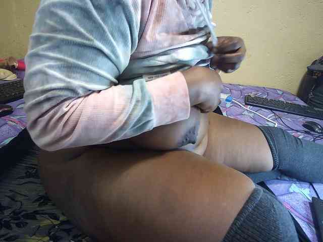 Thicksoraya Live Webcam on BongaCams