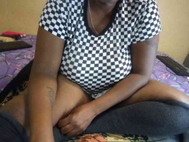 Thicksoraya Live Webcam on BongaCams