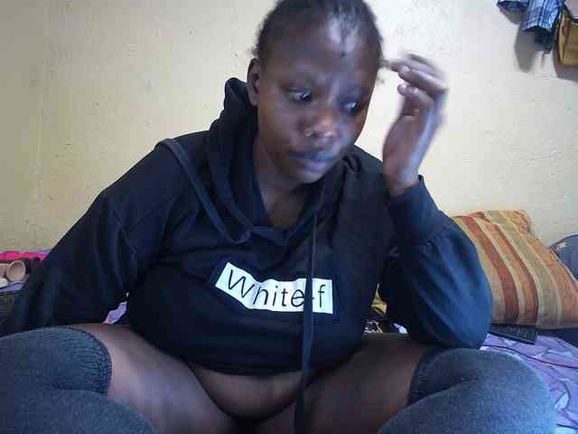 Thicksoraya Live Webcam on BongaCams