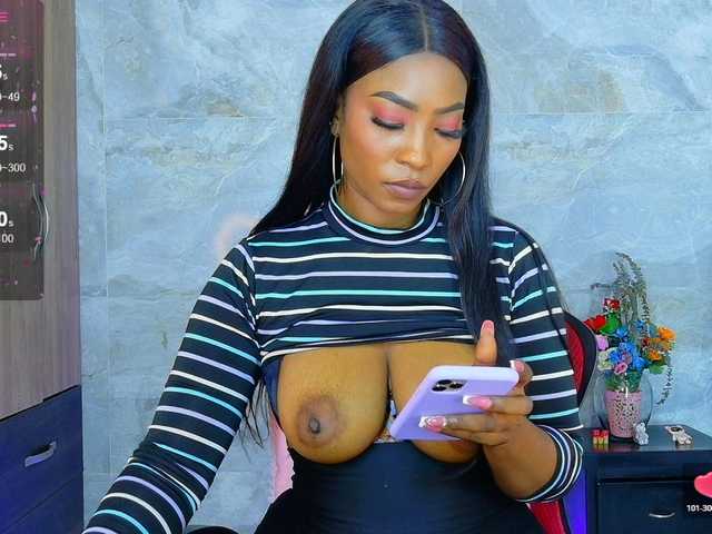 talianapalacios's BongaCams show and profile