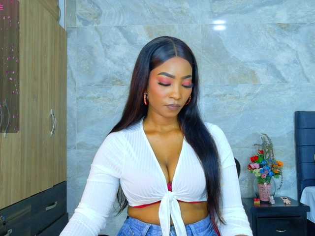 talianapalacios's BongaCams show and profile