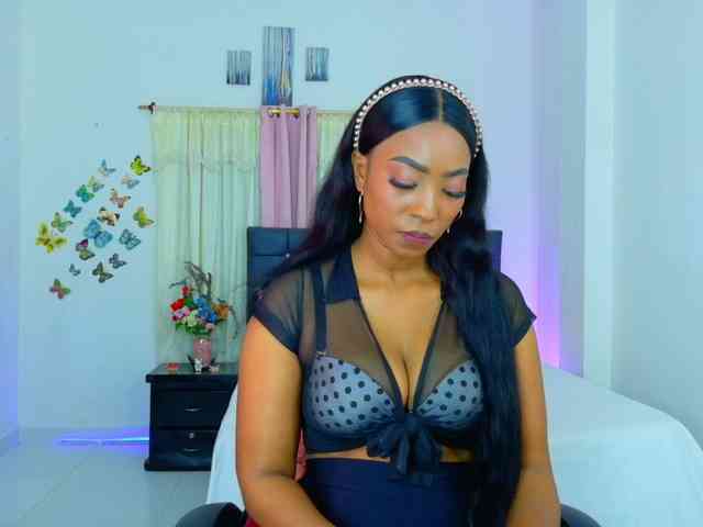 talianapalacios Live Webcam on BongaCams