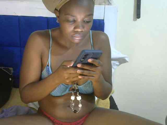 Cuteallianah webcam